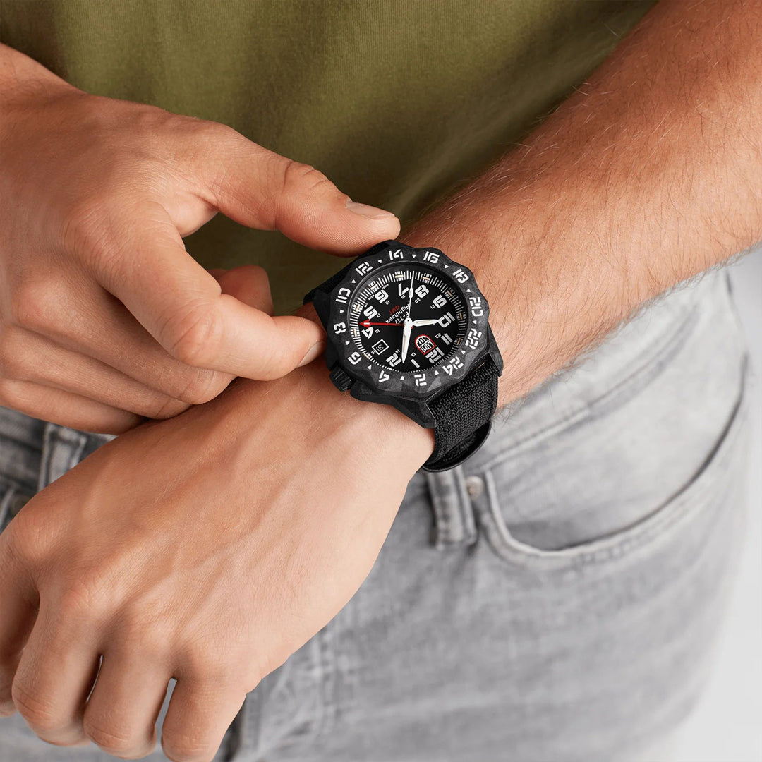 F-11 Nighthawk by Luminox | Time Keeper.