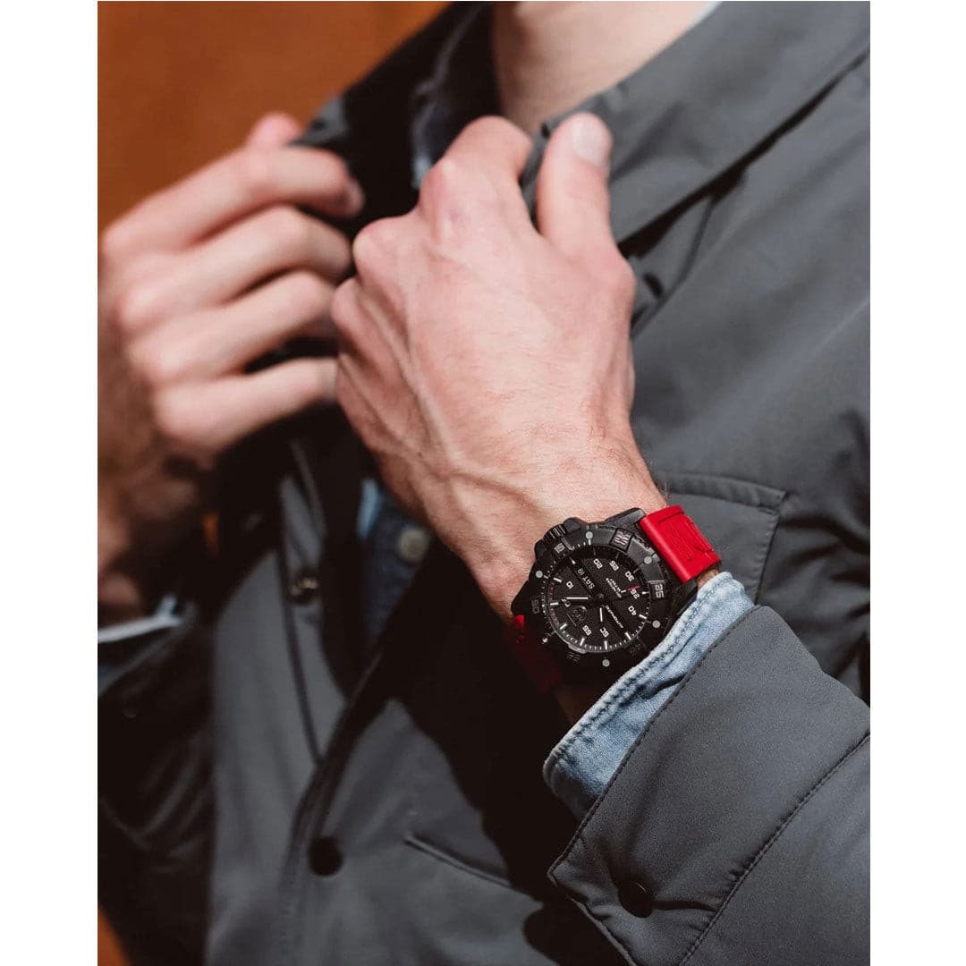 Master Carbon Seal by Luminox | Time Keeper.