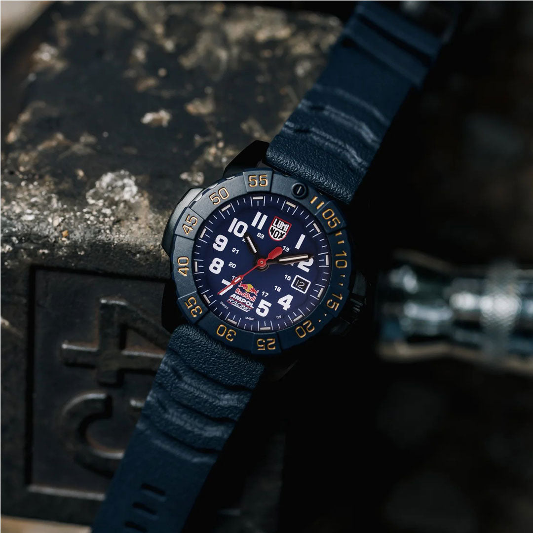 Sea Turtle Giant - Redbull Racing Ampol