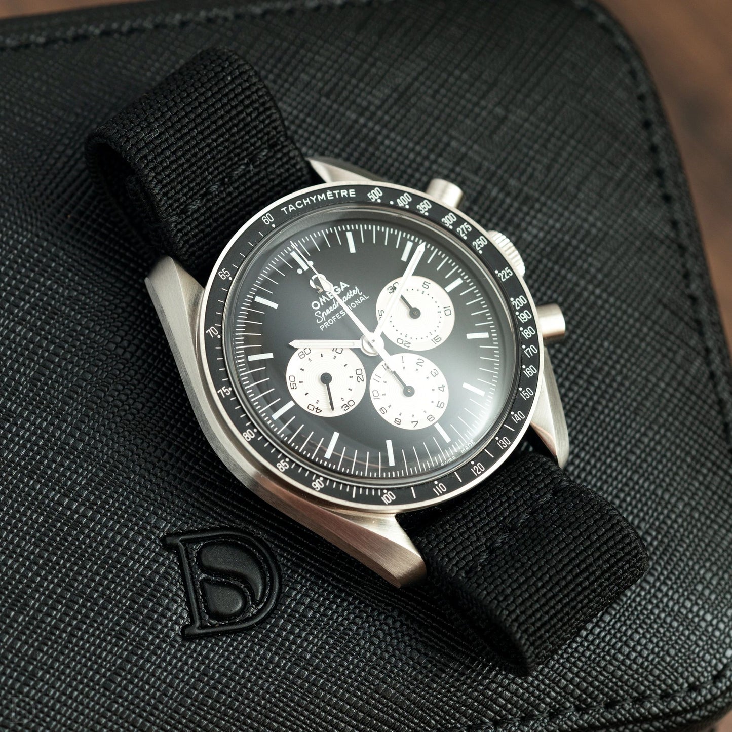 Elastic Loop Black by Delugs Straps | Time Keeper.