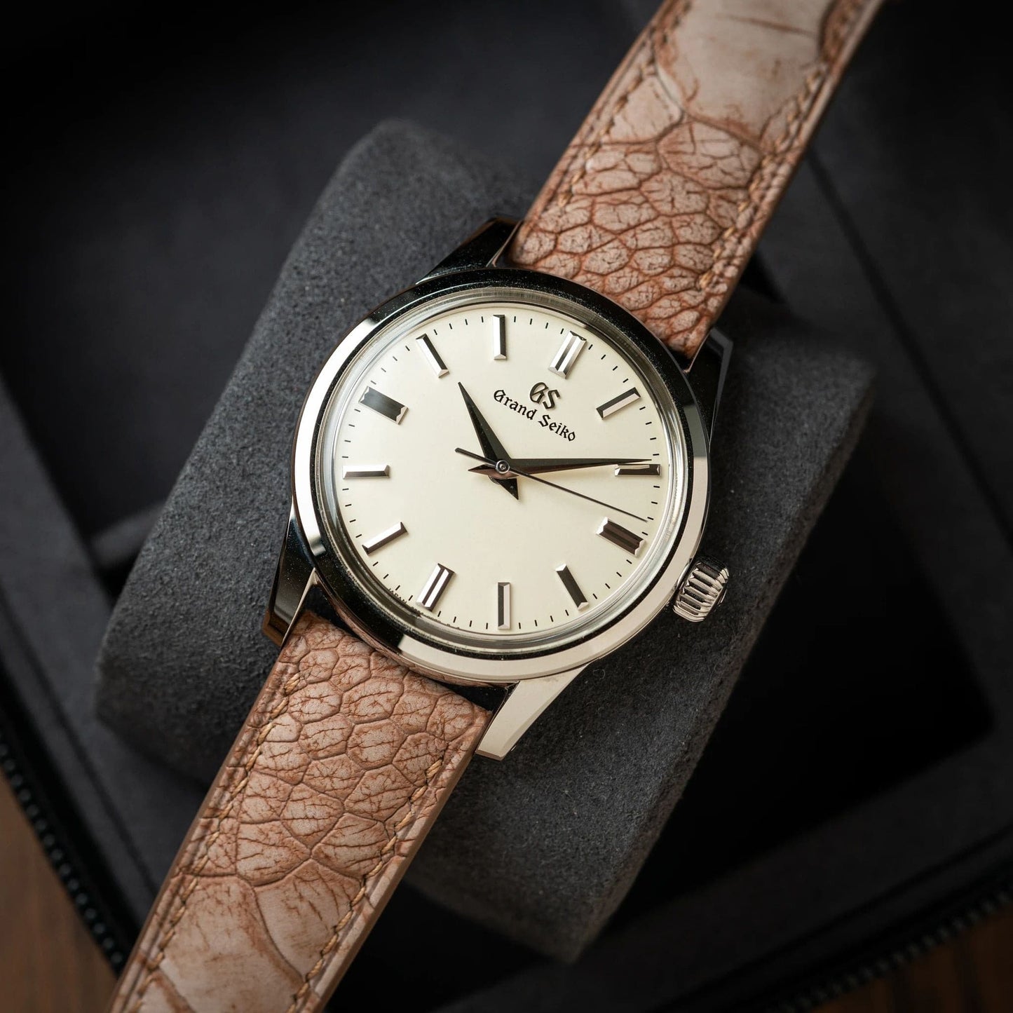 Nubuck Kango Tabac Ostrich by Delugs Straps | Time Keeper.