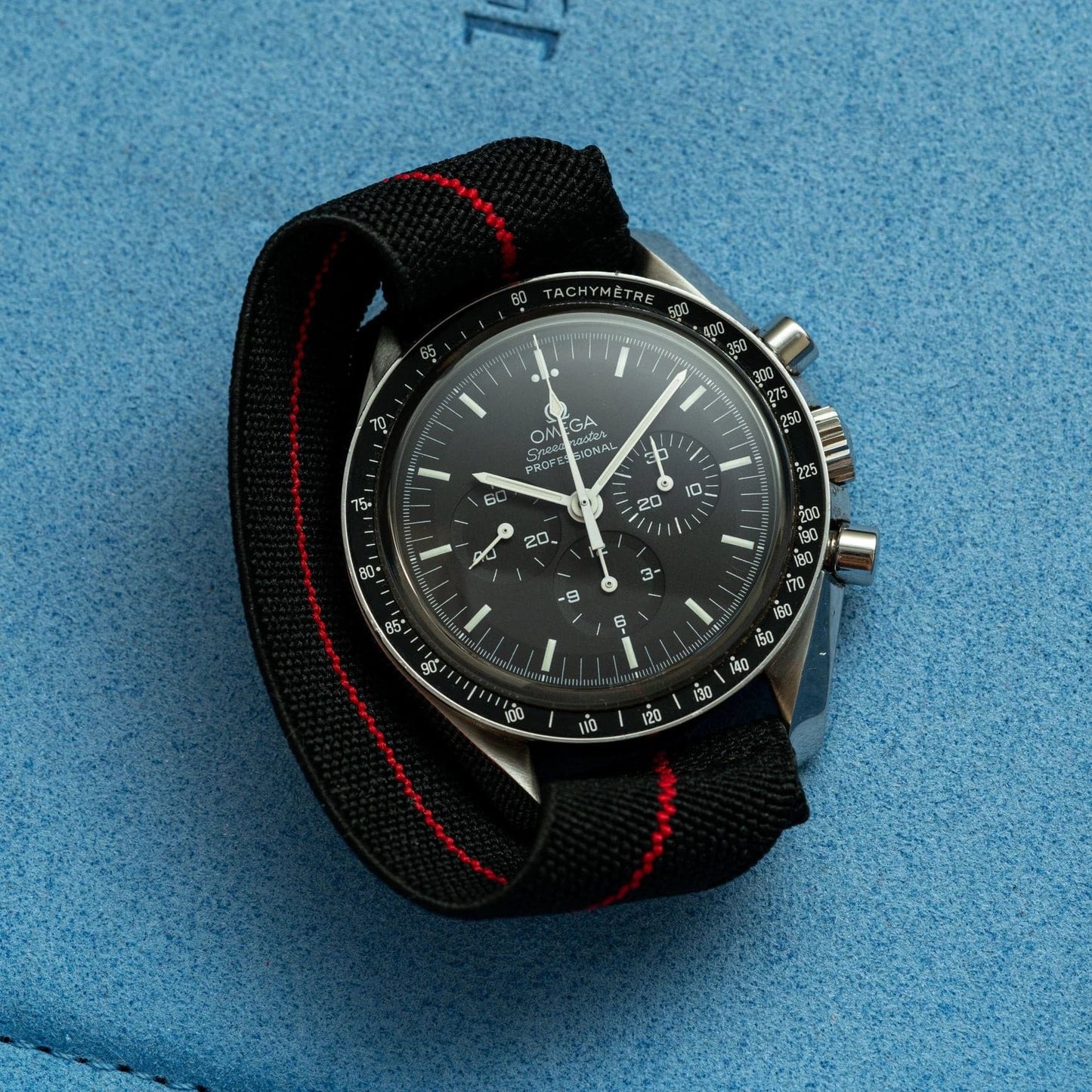 Elastic Loop Black/Red by Delugs Straps | Time Keeper.